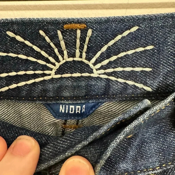 Daily Blue women’s NWT’s Nidra Slil Barrel jeans. Size 26 - Picture 5 of 9